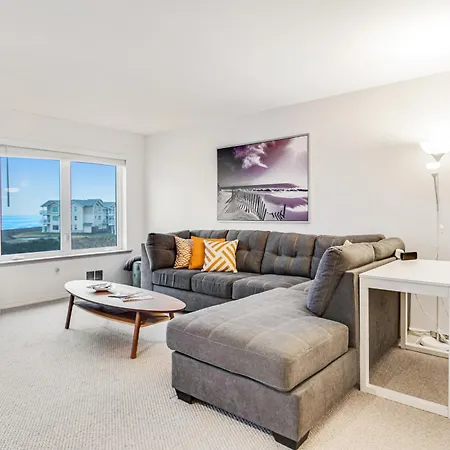 Ocean Avenue Condos Westport Room photo
