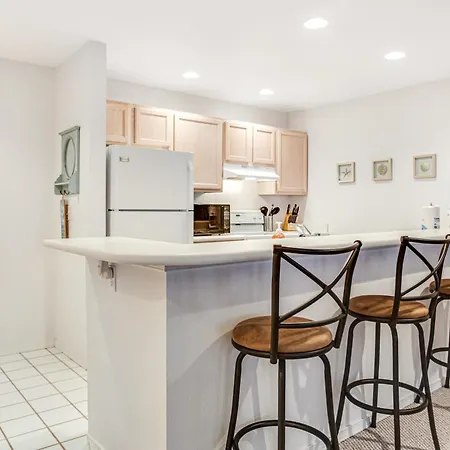 Ocean Avenue Condos Westport Room photo